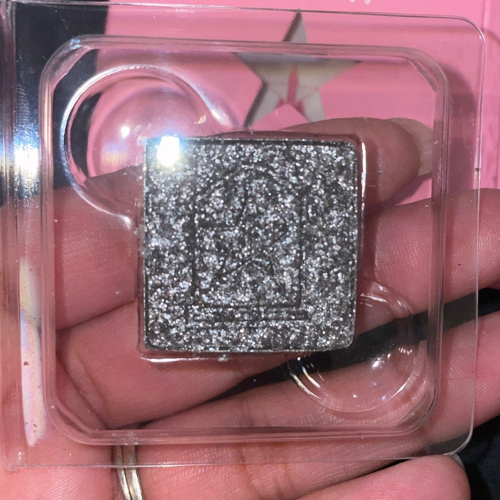 Jeffree Star Cosmetics Single Eyeshadow PallBearer